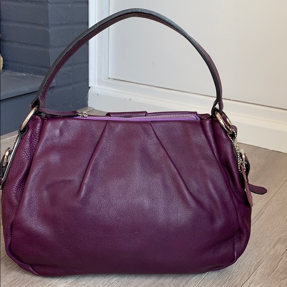 Handbags - Leather Purse 👛